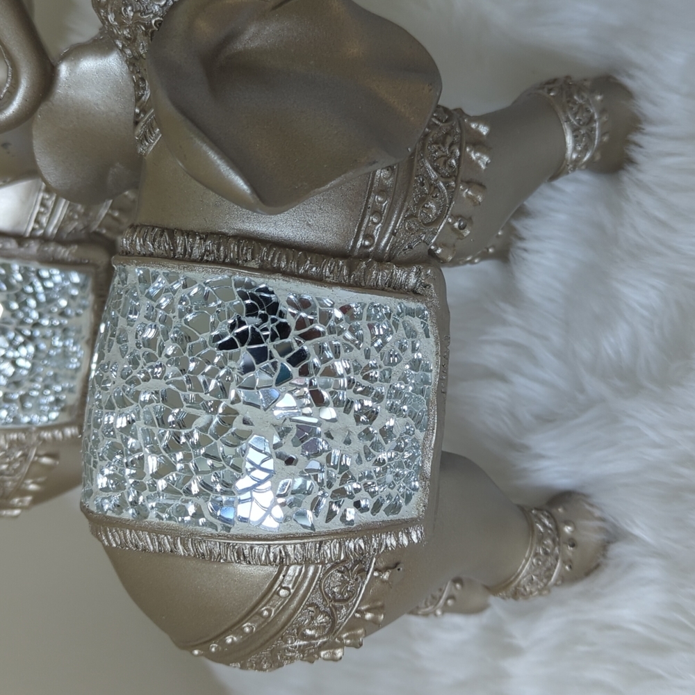 Set of 2 Silver Elephants with Glass Detail - Picture 2 of 5